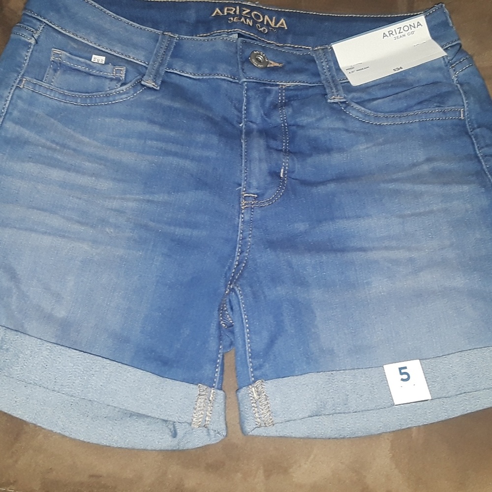 Arizona jean co. juniors shorts